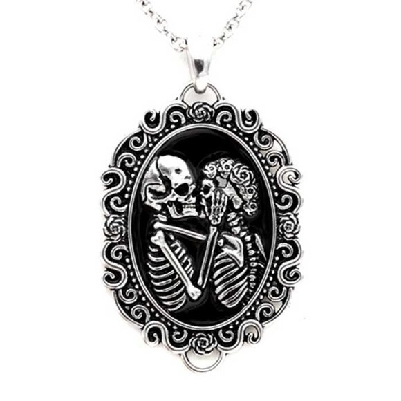 The Eternal Lovers Cameo SST Pendant New in Pouch - Picture 1 of 5